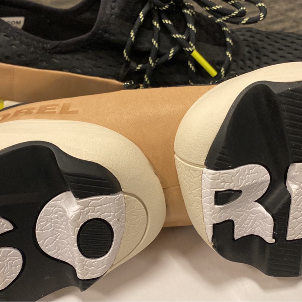 Limited edition Sorel Women snickers NEW size 9 . New.